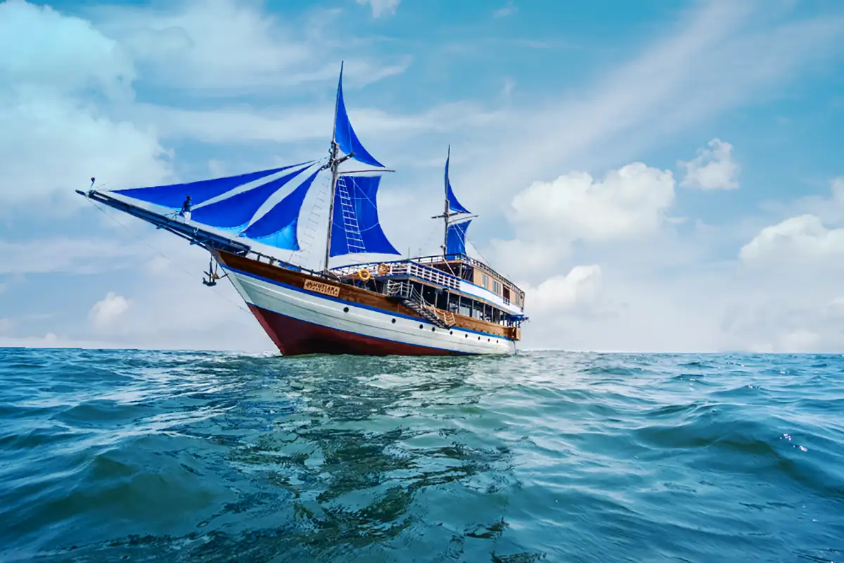 Whole-boat pricing: you charter the vessel, not a seat on it.