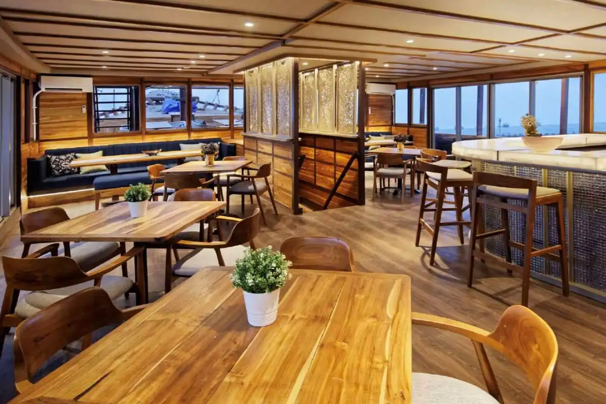 Sun deck, Jacuzzis and the alfresco lounge.