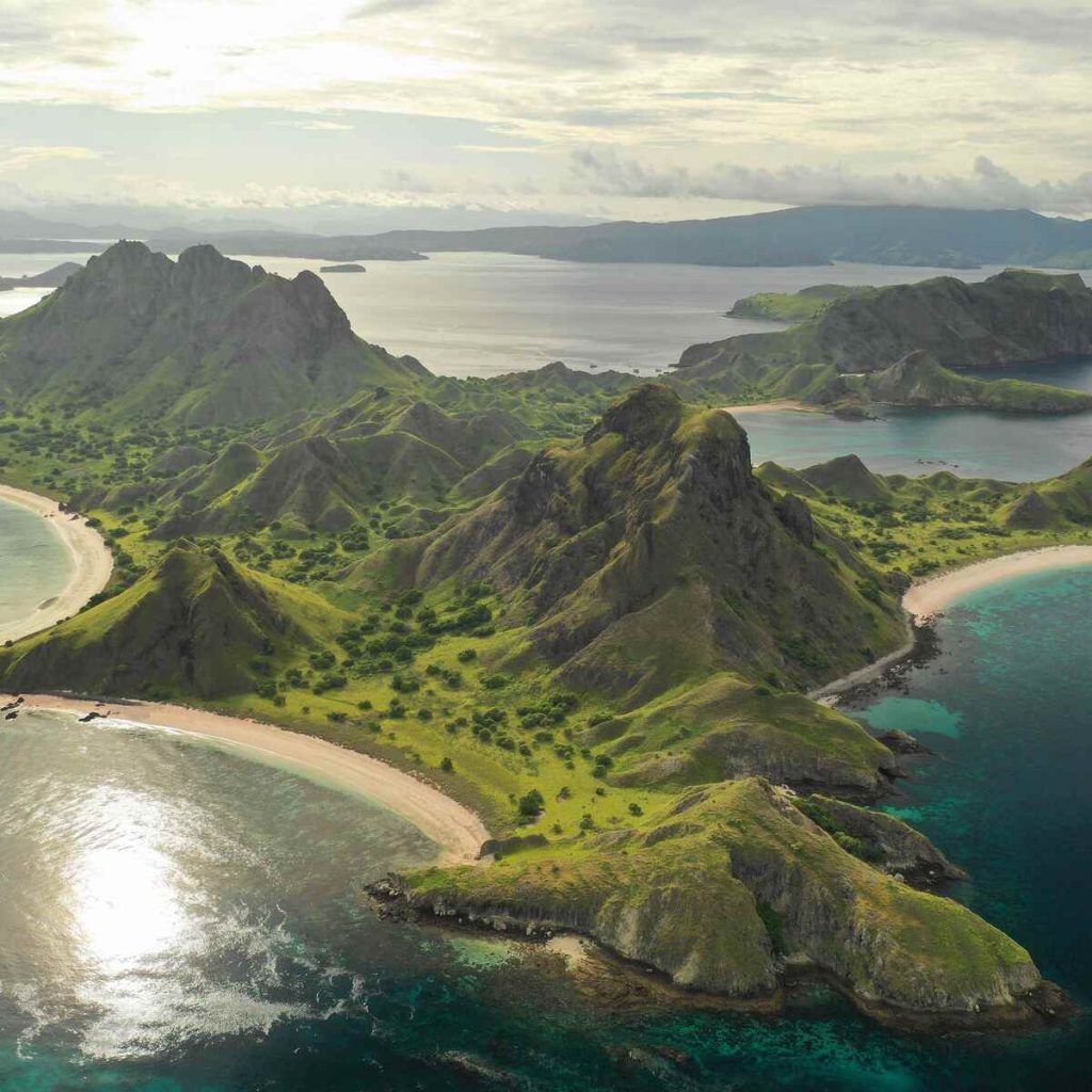 When is the Wet Season in Labuan Bajo (November–March) Good for 2027 Travelers Seeking Lower Cr