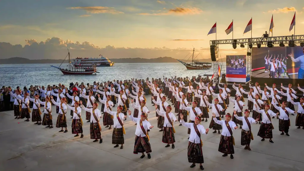 Komodo Charter Calendar 2027: Month by Month Sea, Crowds and Availability